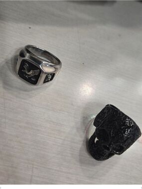 Guess Black and Silver Men's Skull and Dove Rings